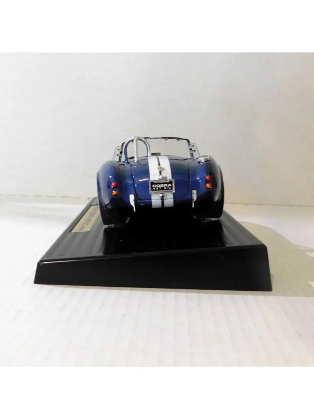1964 Shelby Cobra 427S/C Die Cast Model 1:18 Blue Scale Road Legends